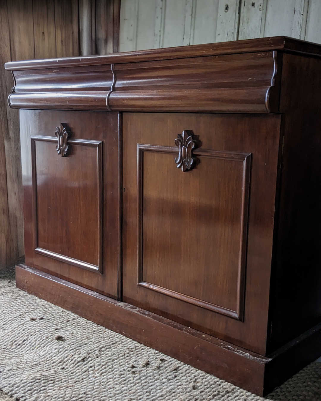 TO UPCYCLE - ORNATE VINTAGE BAR CABINET