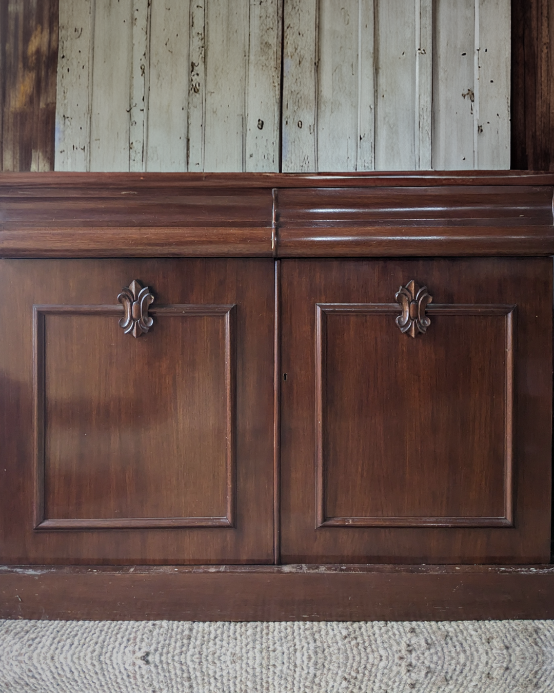 TO UPCYCLE - ORNATE VINTAGE BAR CABINET